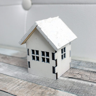 Malý domeček – bílá střecha